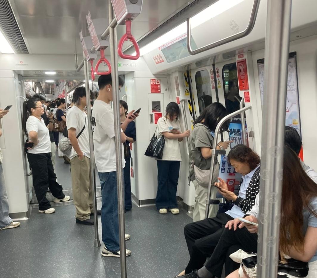 三伏天满街找不着穿短裤？不是不爱穿，是真的不敢穿了现在正式进伏，天天热得人