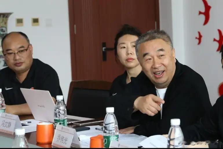 海牛vs三镇赛前乔伟光开出200万赢球奖，这个时候做出这样的决定是不是有些晚了？