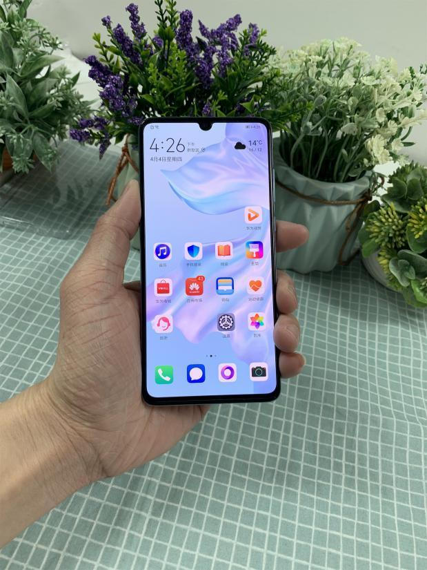 【当华为夺回第一，真正该哭的却不是苹果】凌晨两点，深圳坂田总部灯火通明，但最