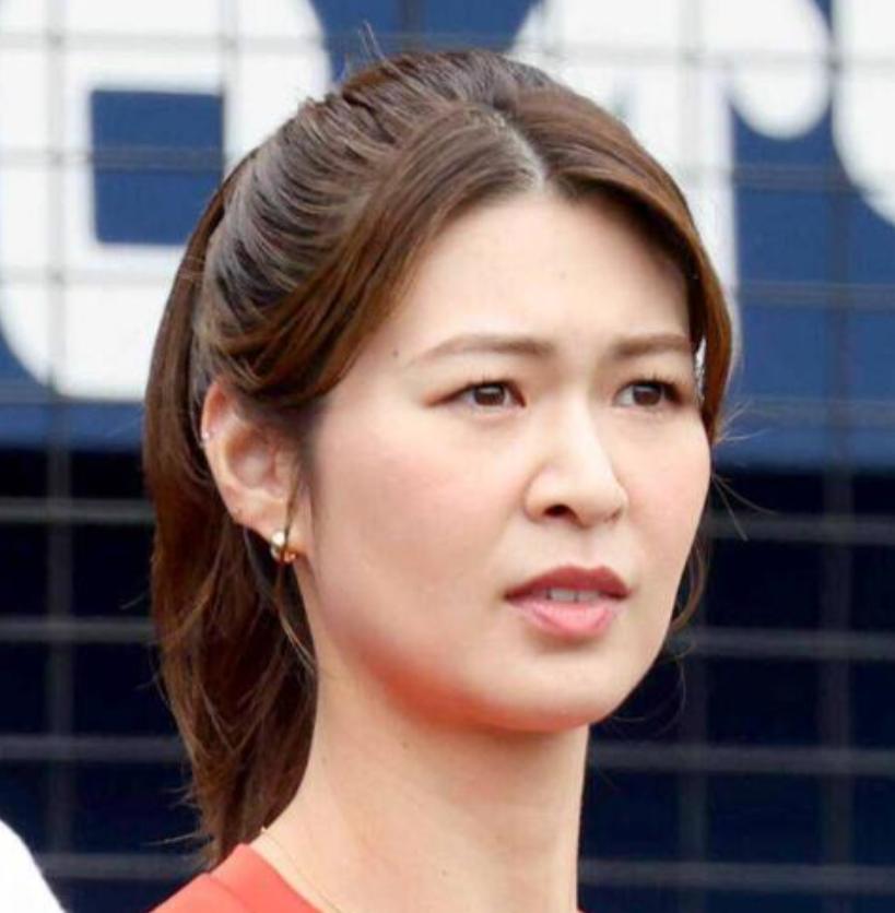 日本女排这次在天津亚锦赛，真是把"翻车"两个字演绎到了极致。她们世界排名第6，