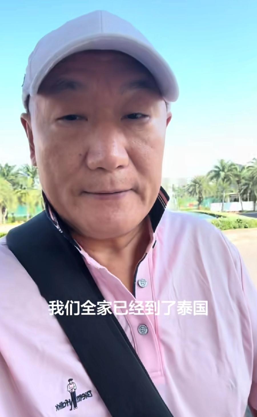 谢东带着老婆谭静怡、两个儿子，全家去泰国度假，住豪华酒店吃美食，阳光灿烂打高尔夫