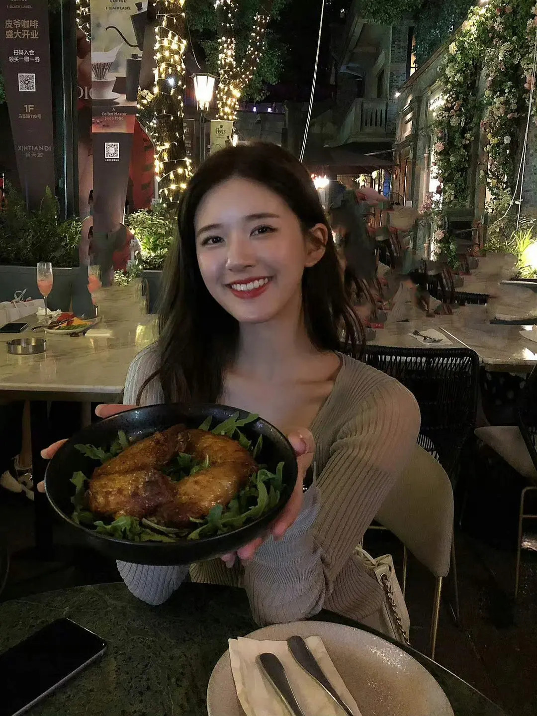 卢昱晓赵露思一样的感觉谁更好看