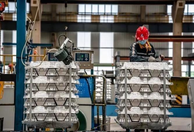 中国的基础工业规模已经大到快让外国绝望的地步，以金属铝为例，中国是全球最大的生产