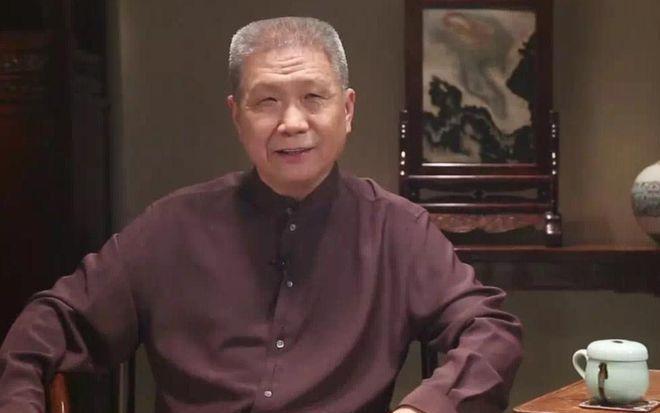 故事，有一次，马未都去地摊捡漏，50元一个杯子，马未都花200元买了5个，摊主偷