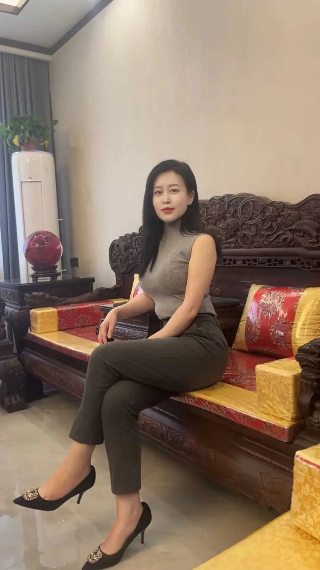 她起码一百万存款[滑稽笑][滑稽笑][滑稽笑][滑稽笑]