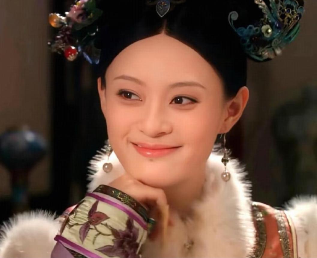 甄嬛能宫斗成功晋升为太后，原来在开始就埋了伏笔，反反复复看了这么许多遍才看懂