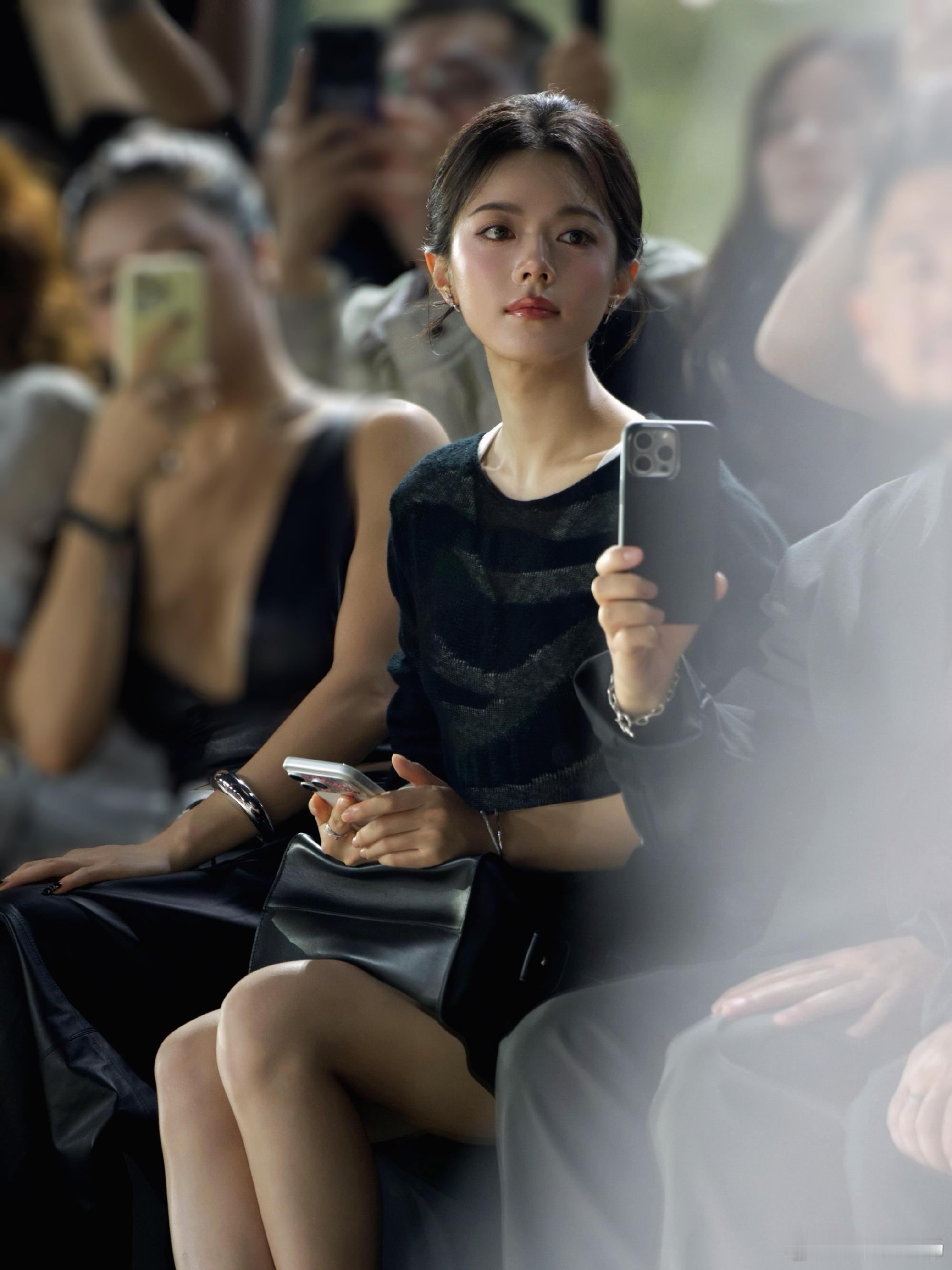赵今麦赵今麦孟欣悦zjm赵今麦再来一次每次在黑暗中重生瞬间，都是因为