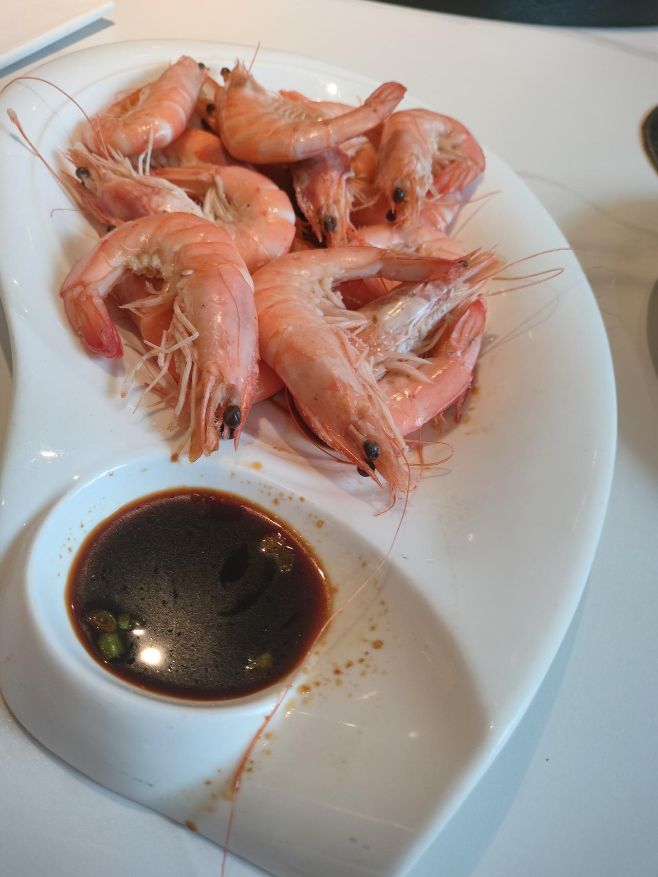 夏天吃大虾，我感觉这样做更好一些。因为夏天更适合吃清淡口味的，人们的口味有清淡