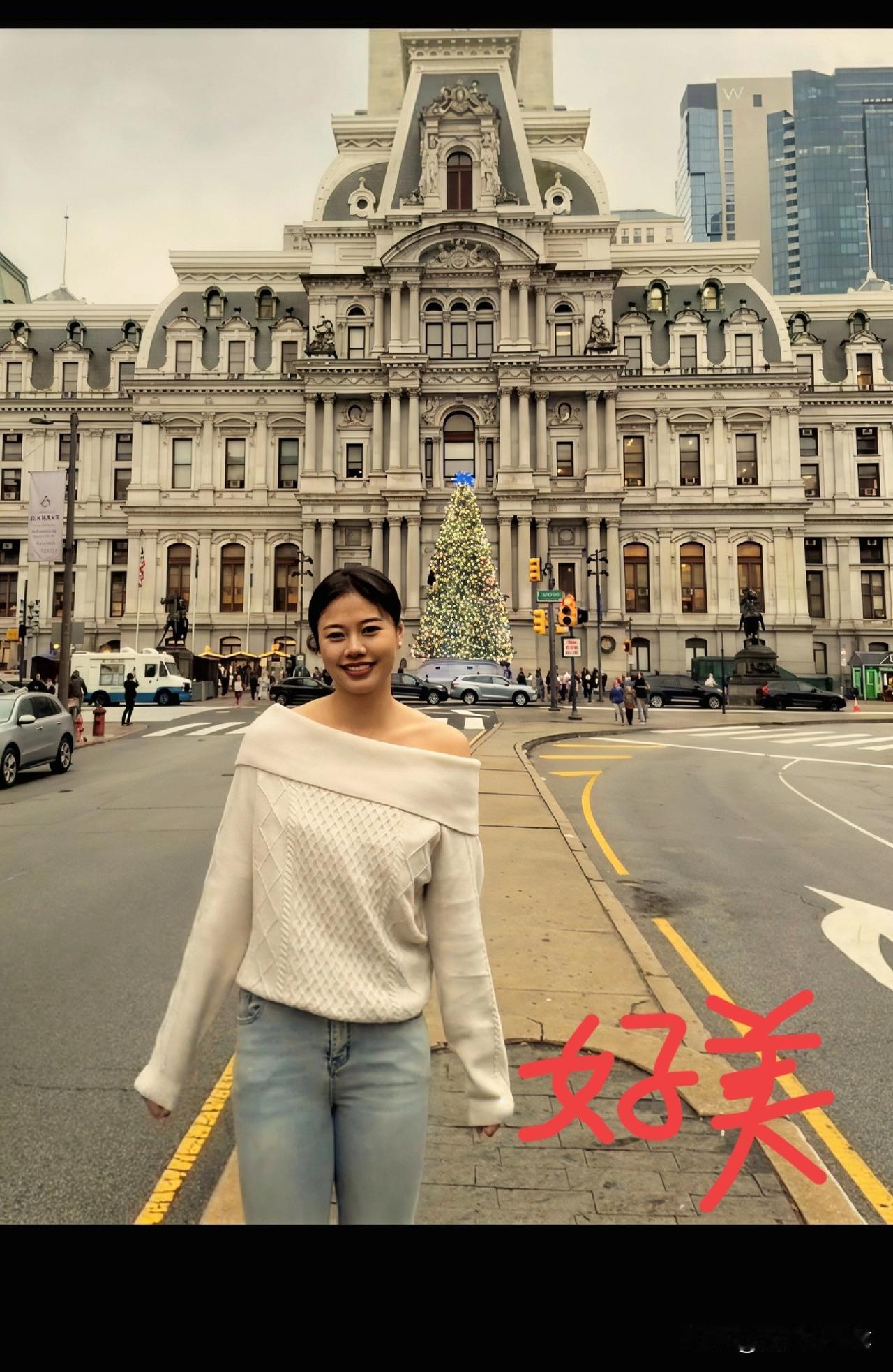 赢球的龚翔宇心情大好，又开始嗨吃了[呲牙笑]，快来看看她上穿一字肩毛衣，下搭蓝色