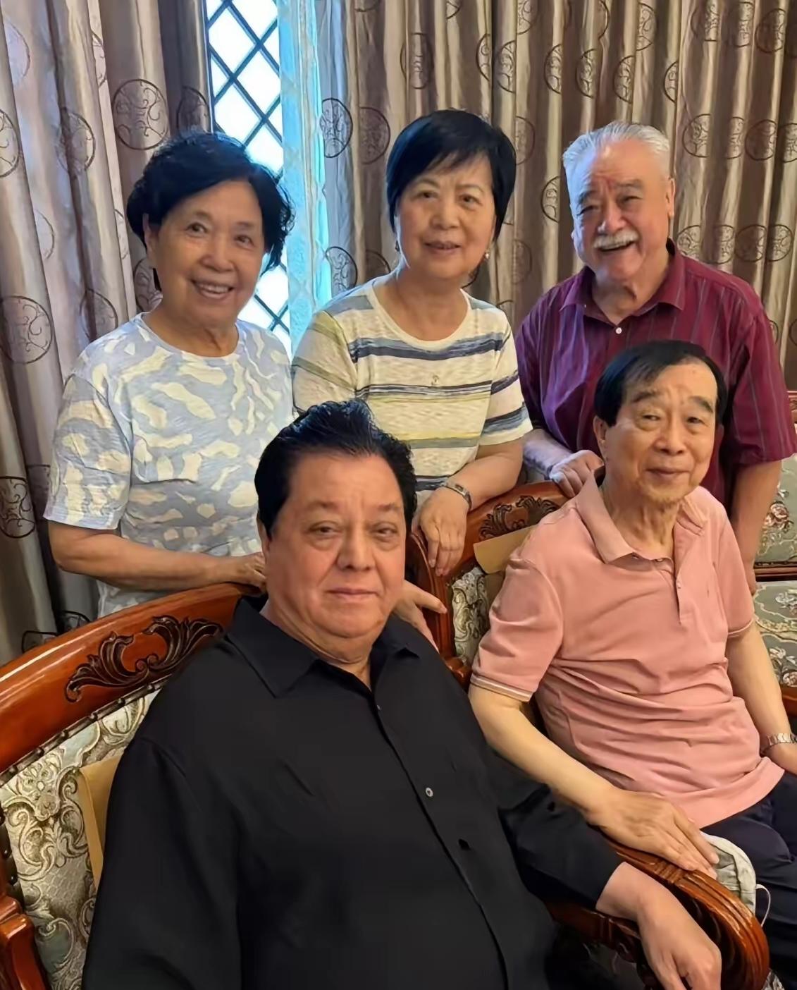 一张老艺术家合影，勾起无数曲艺爱好者感慨！为纪念高凤山诞辰105周年，79岁李金
