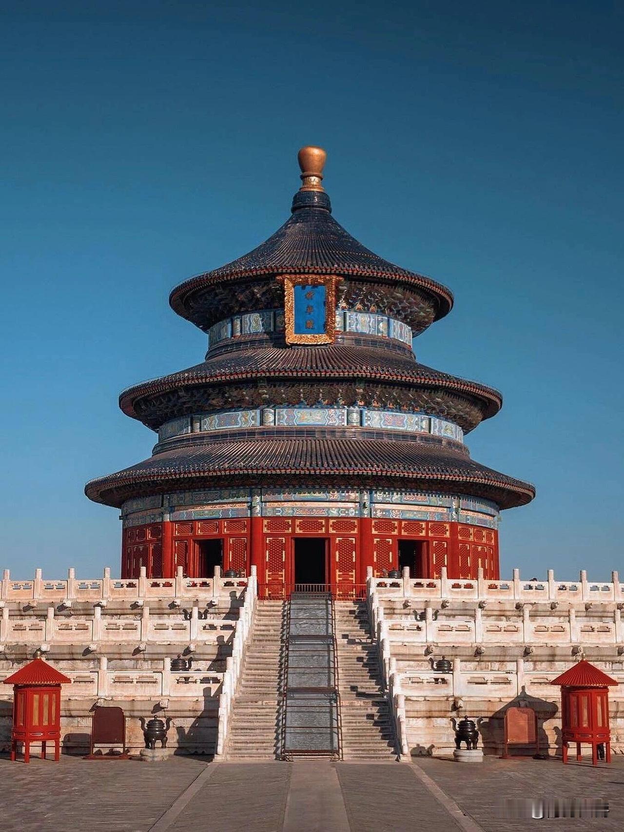 有没发现？美国瞎折腾是好事，世界会越来越爱上中国。中国可以发展旅游业，目前世