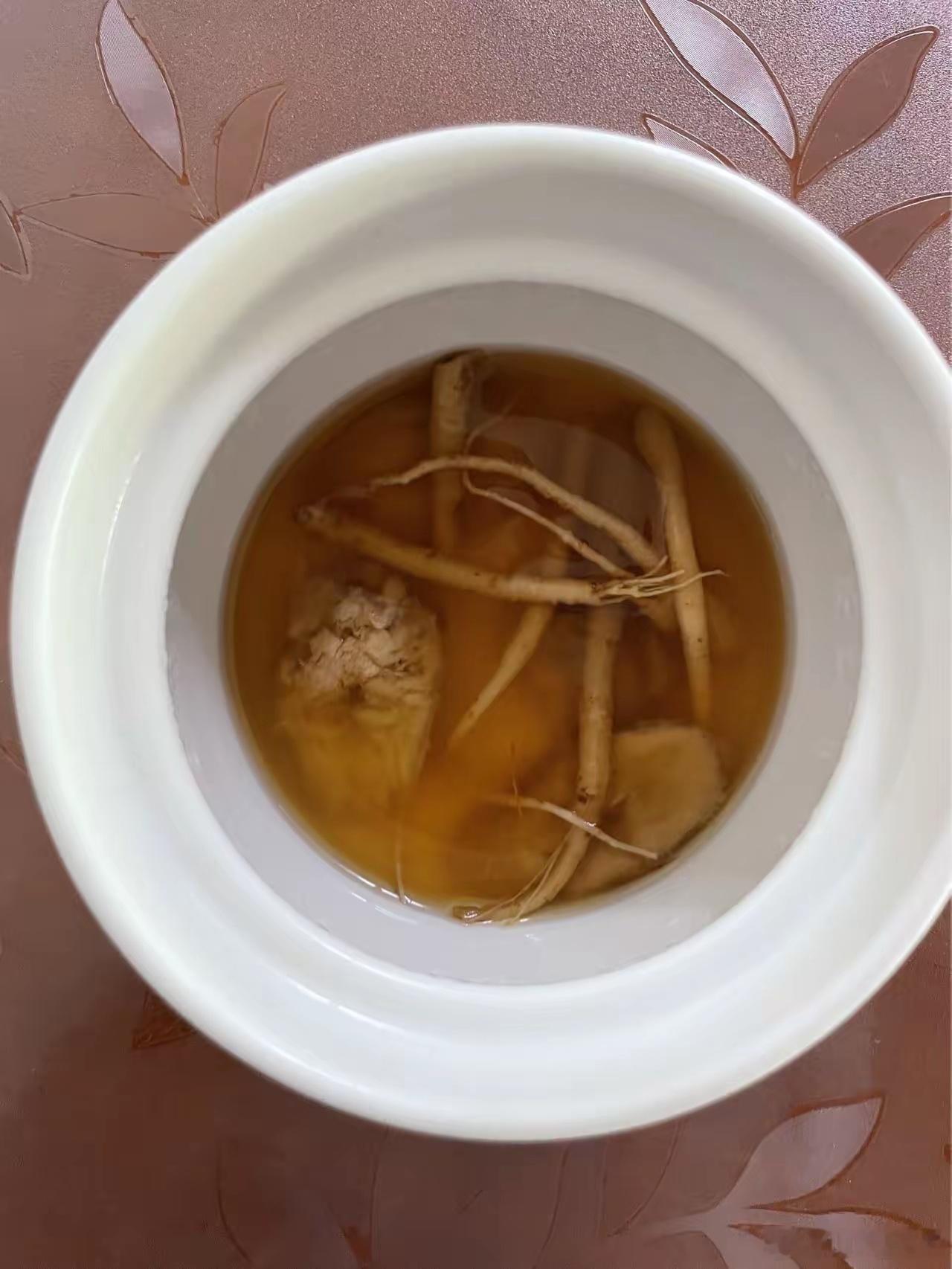 入伏前大汗淋漓，光喝水远远不够，三碗汤水补津液、不生湿气临近初伏，天气闷热，阳气