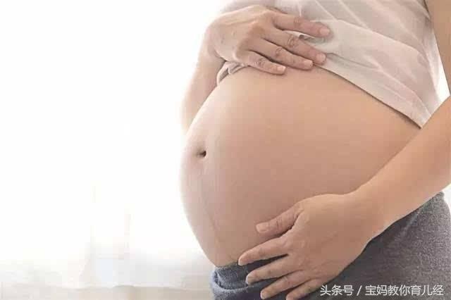 产妇孕35周早产, 看着宝宝“五花大绑”出生, 医生怒斥妈妈不负责