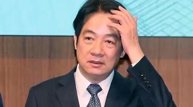 赖清德认怂了！在我们大军压境台岛之际，赖清德曾表示，“中共解放军今无预警发动正义