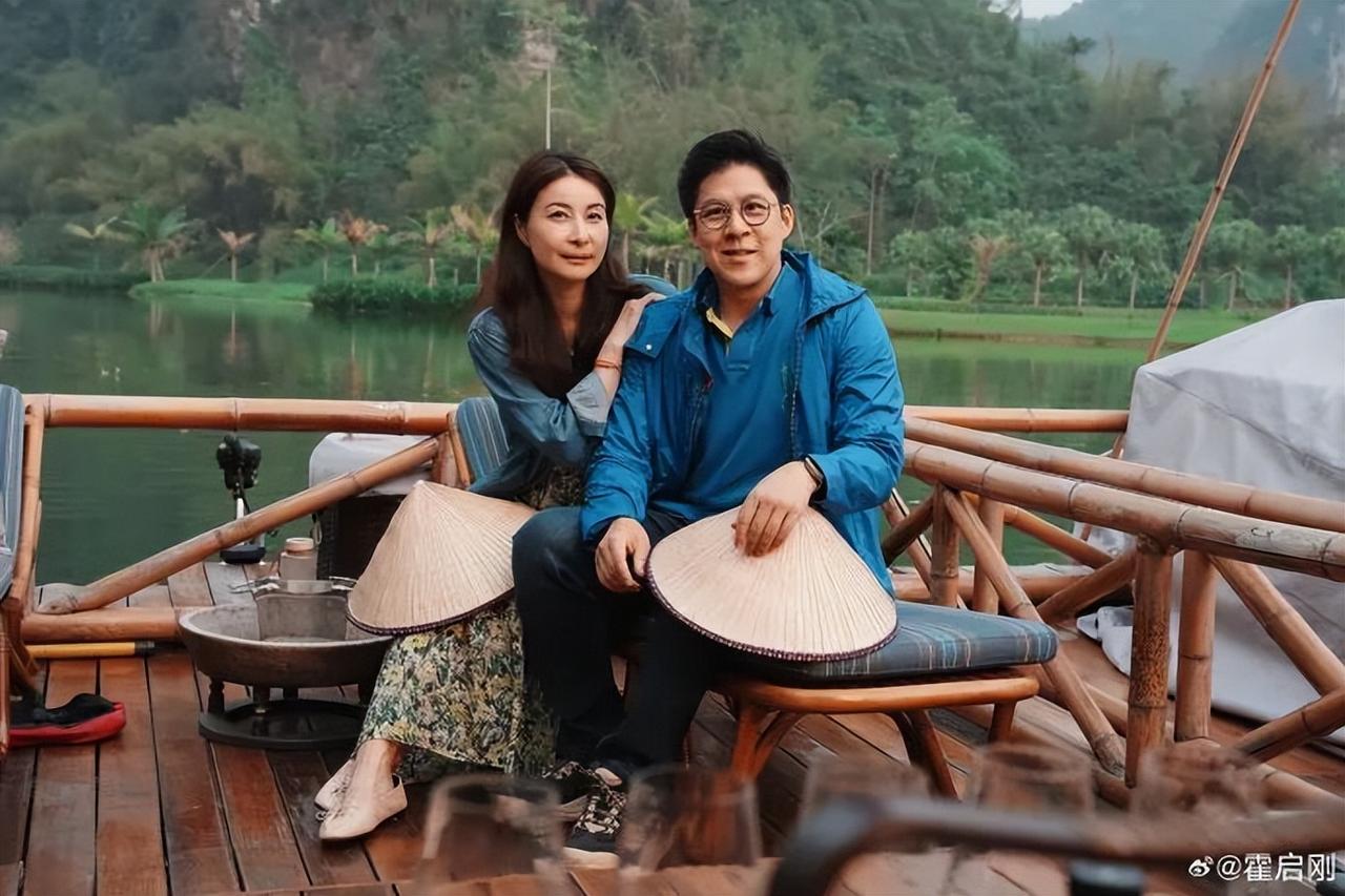 霍启刚一家的广西旅游照，又狠狠“打了”多少豪门的脸！这3个感慨不得不说：广西