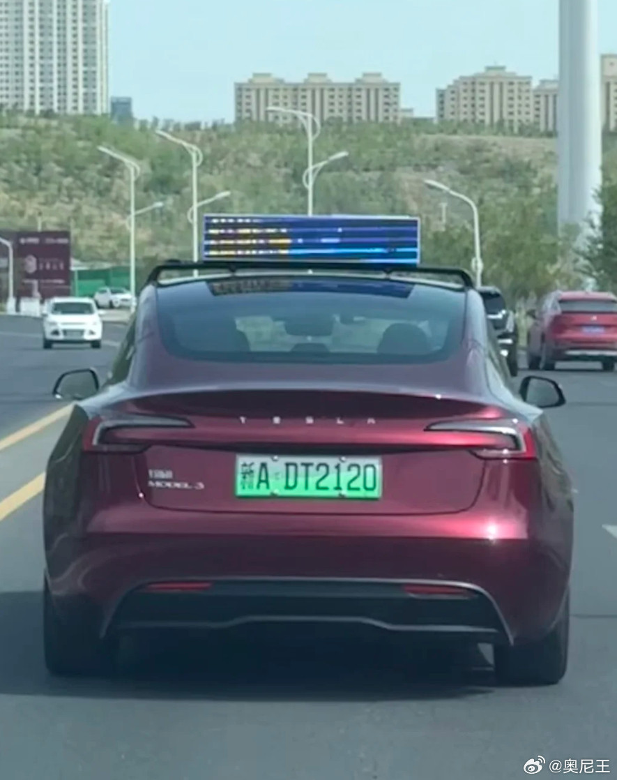 遇到了全国首辆特斯拉出租车！