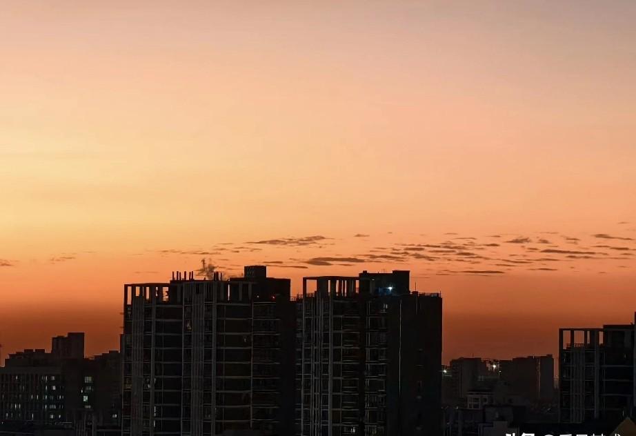 美国顶尖幼儿园，孩子一出生就得排队。申请要提前三年，录取率不到一成。中国家长