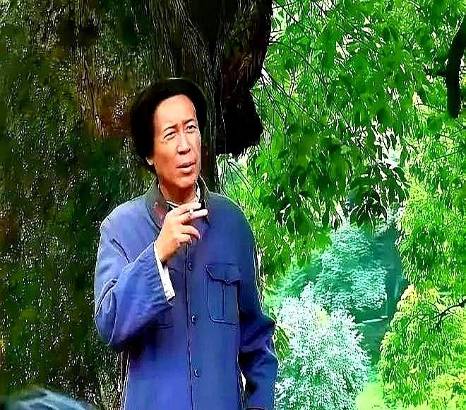 演刘备像刘备，演曹操像曹操，观众却只记得于和伟。他靠的不是脸，是把自己先撕碎