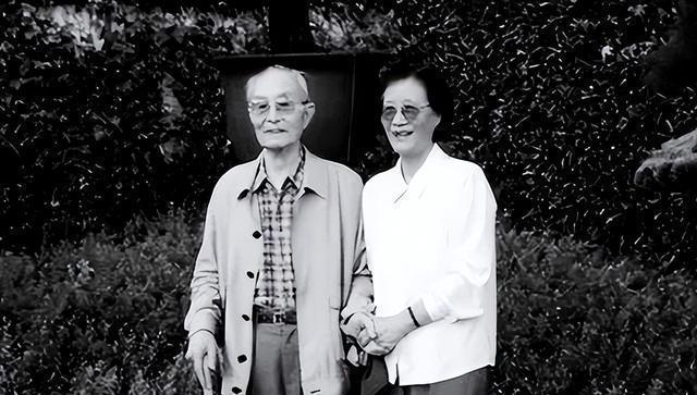 开国上将中，最令人钦佩的当数张爱萍将军！不赞成成立中顾委并拒绝担任中顾委常委，