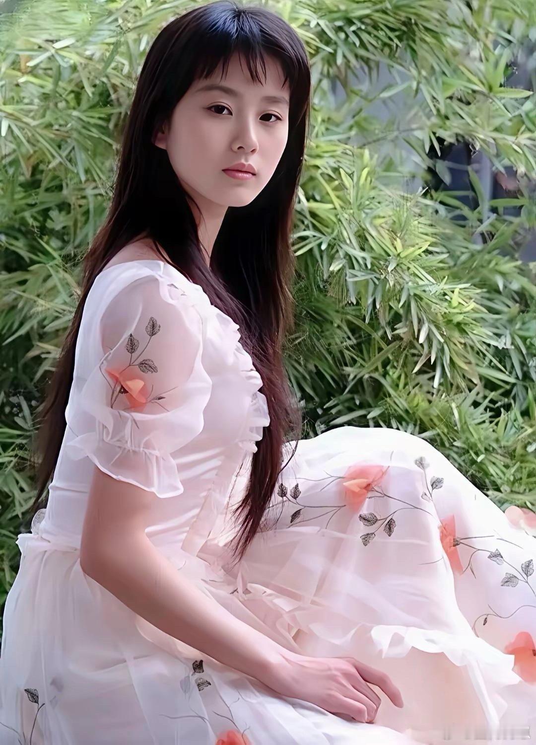 素颜女神刘诗诗，干净清透又温柔，气质真的刻在骨子里～