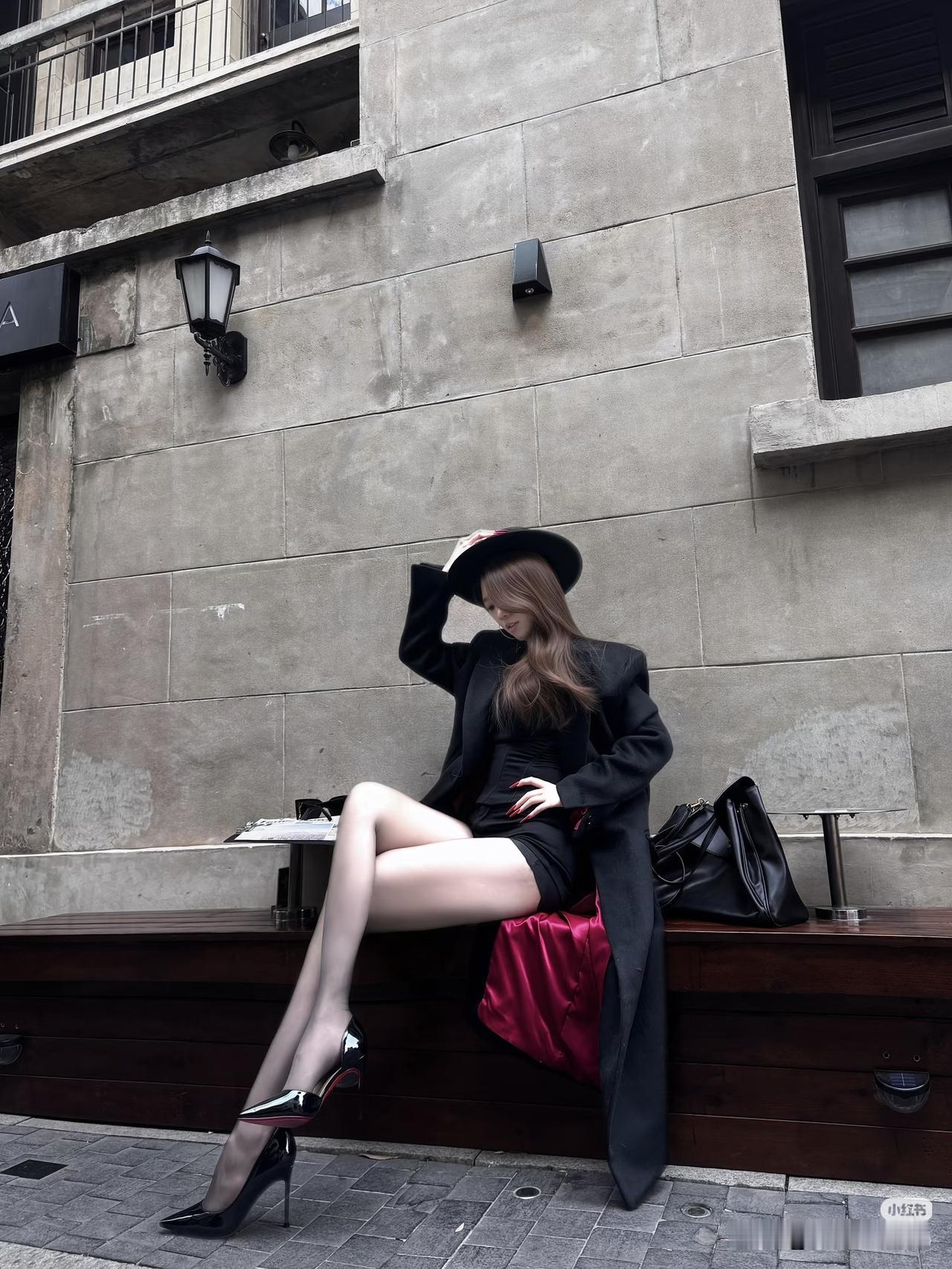 又A又飒的都市特工风｜把街拍穿成电影感🎬真的被这组「职场特工」穿搭狠狠拿