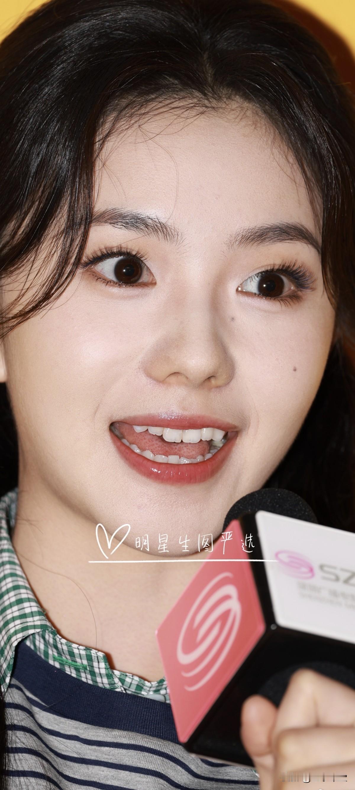 刘浩存深圳miumiu活动生图，眼睛有红血丝，但是状态很好多多休息！明星时尚