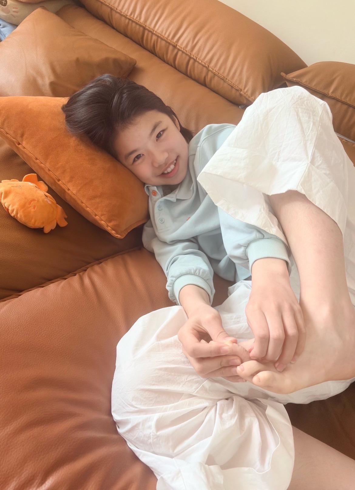 不爱出门的小美女