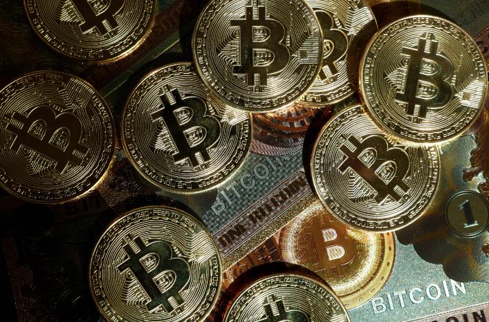 很多人不知道的是，比特币其实永远也挖不完，比特币总量是2100万枚，代码里都写死