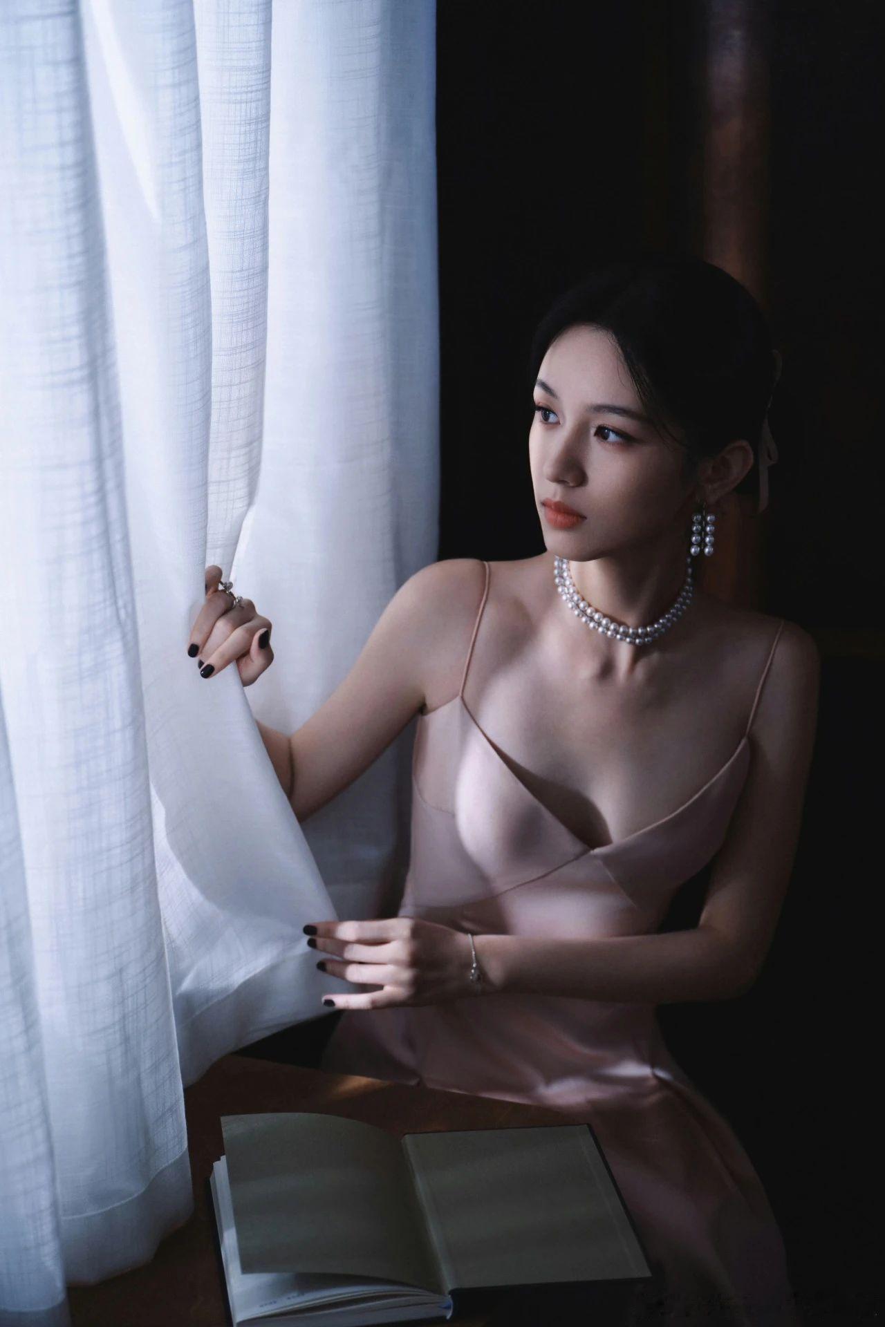 好细腻温柔的一组大片💐周也
