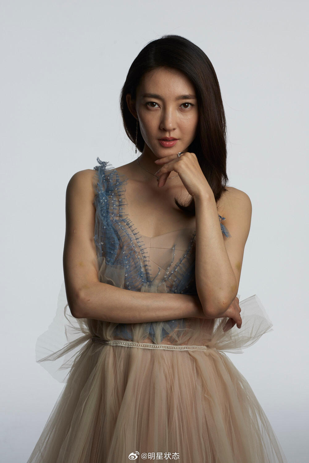 王丽坤蕾莎礼服生图