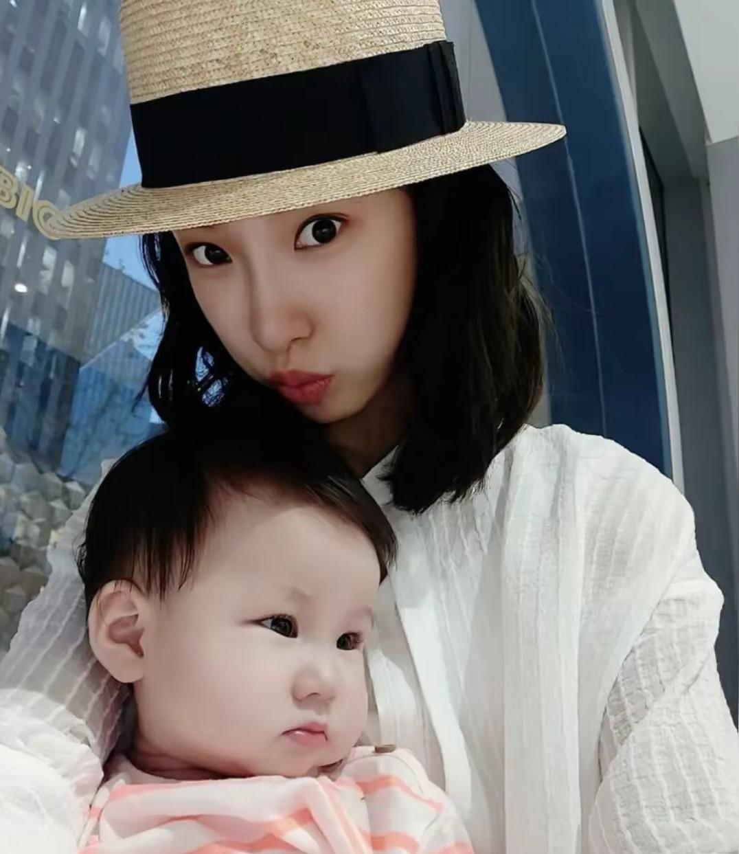 齐娇的女儿多可爱，奶奶怎么忍心让她们母女净身出户呢？人家和三太的儿子都已经登记结