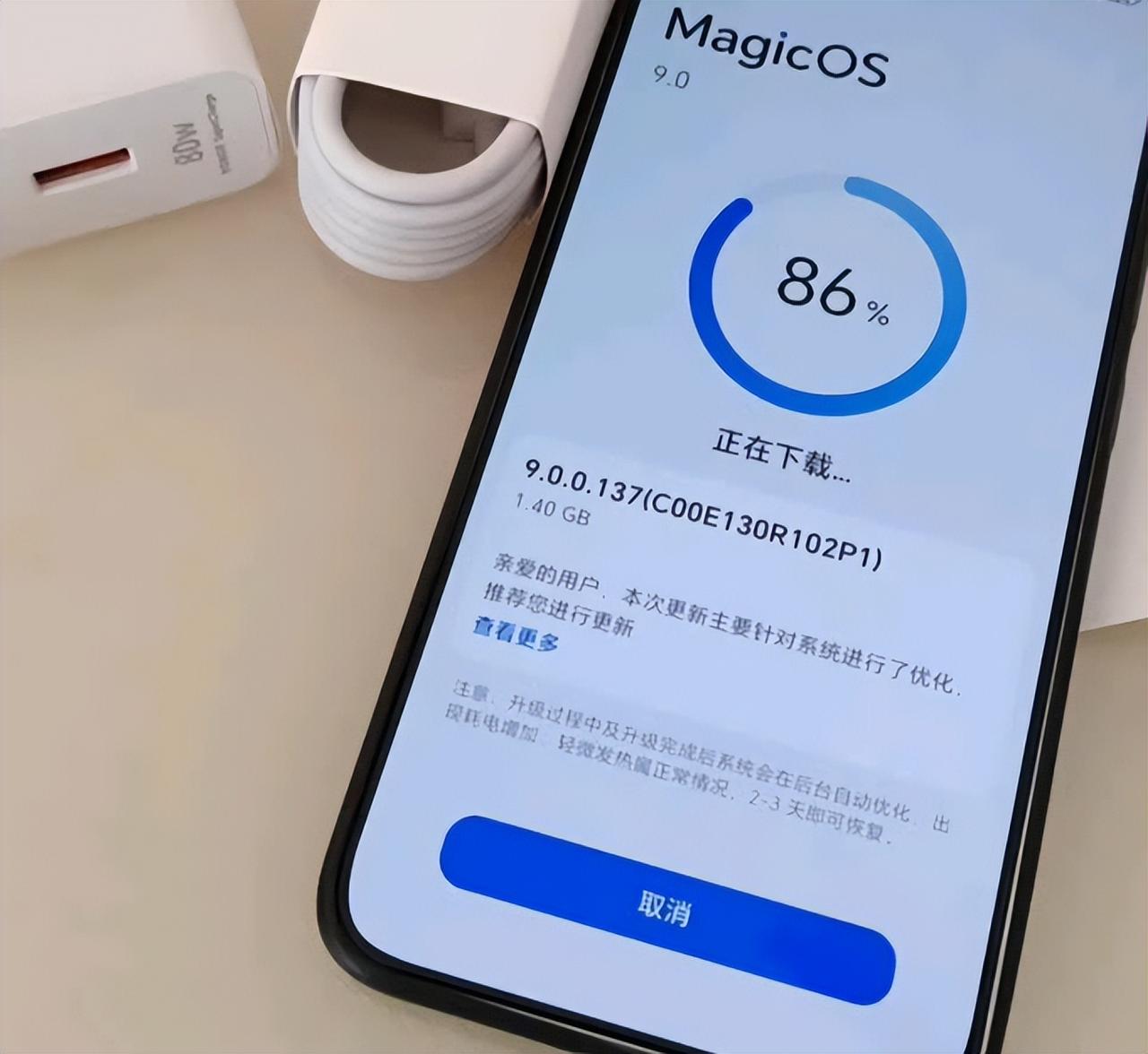 最近被荣耀X70吸引，不是因为它有多旗舰，毕竟价格在这，谈旗舰是“谈不动”。但X