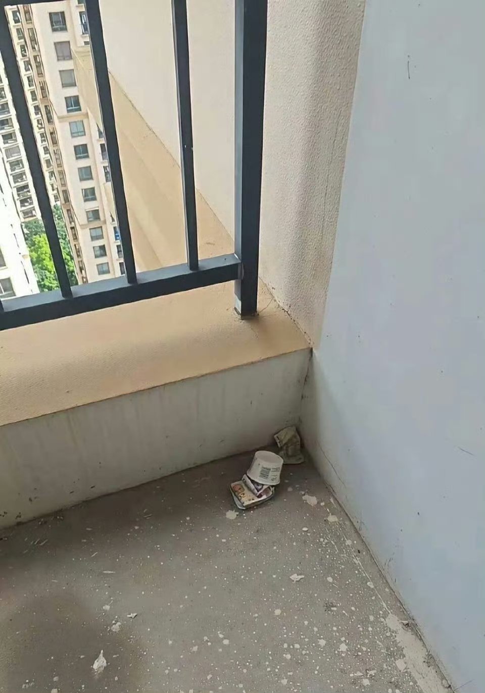 楼梯间看到的，能捡吗？​​​