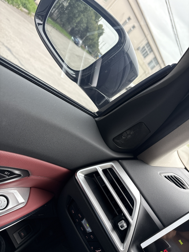 25款宝马330Li左侧出风口的亮银色在各位尊贵的宝马车主有这个困扰么，都有什