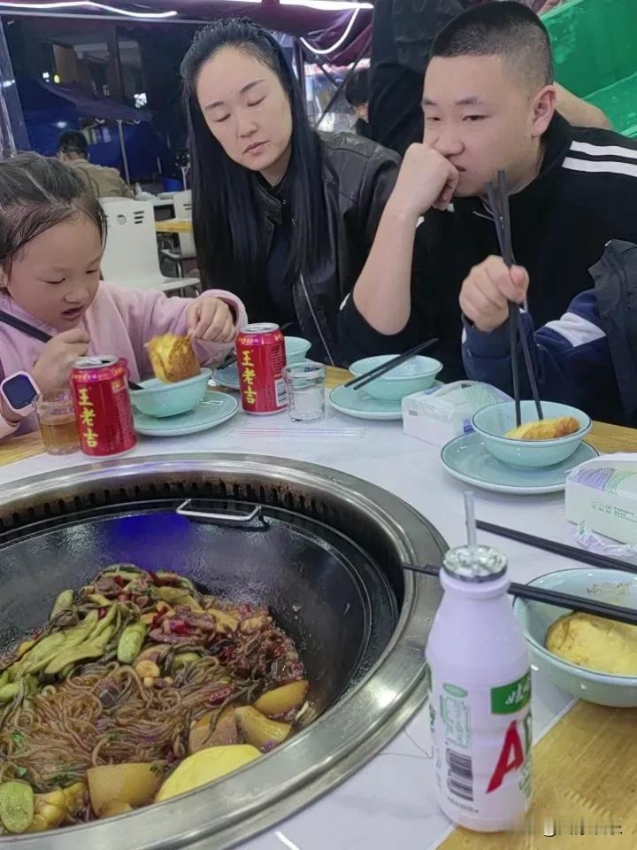 一句话概括，幸福是什么⊙∀⊙？一句话概括，幸福是什么⊙∀⊙？这便是幸福！一大家