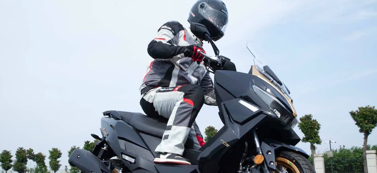 现在想买150级别踏板车，真是得好好琢磨一下。刚出来那会儿，光阳RacingX