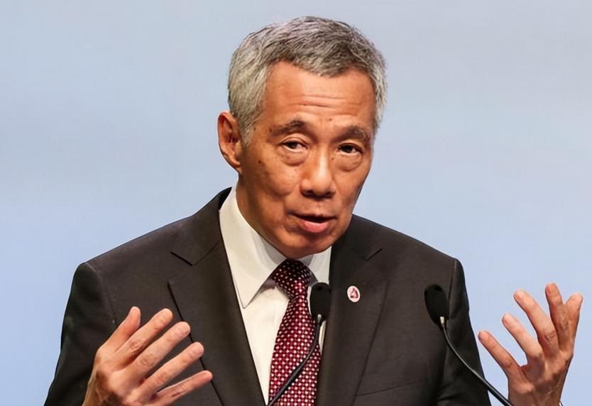 新加坡港，被“釜底抽薪”！中国“冰上舰队”已“战略绕过”马六甲，2万集装箱货轮，