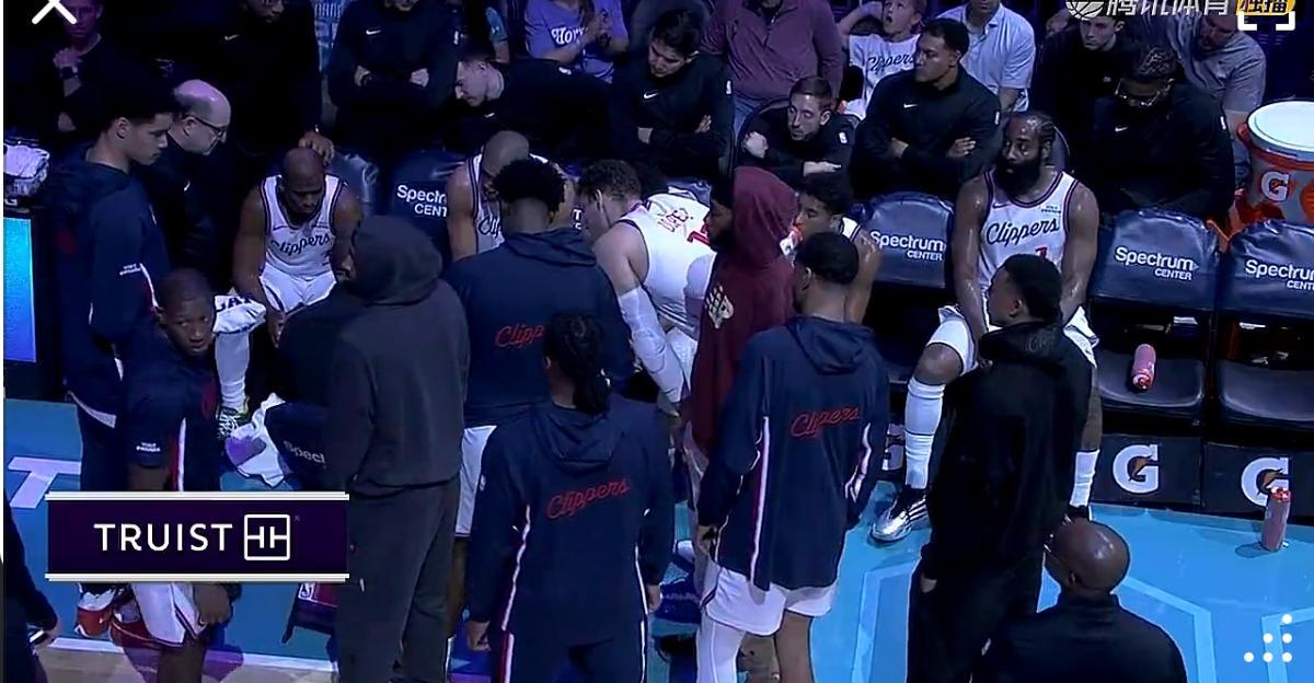 不要看现在西部倒数第三，这只是战略性的放弃。现在球队的目标就是要输，输的越多越好