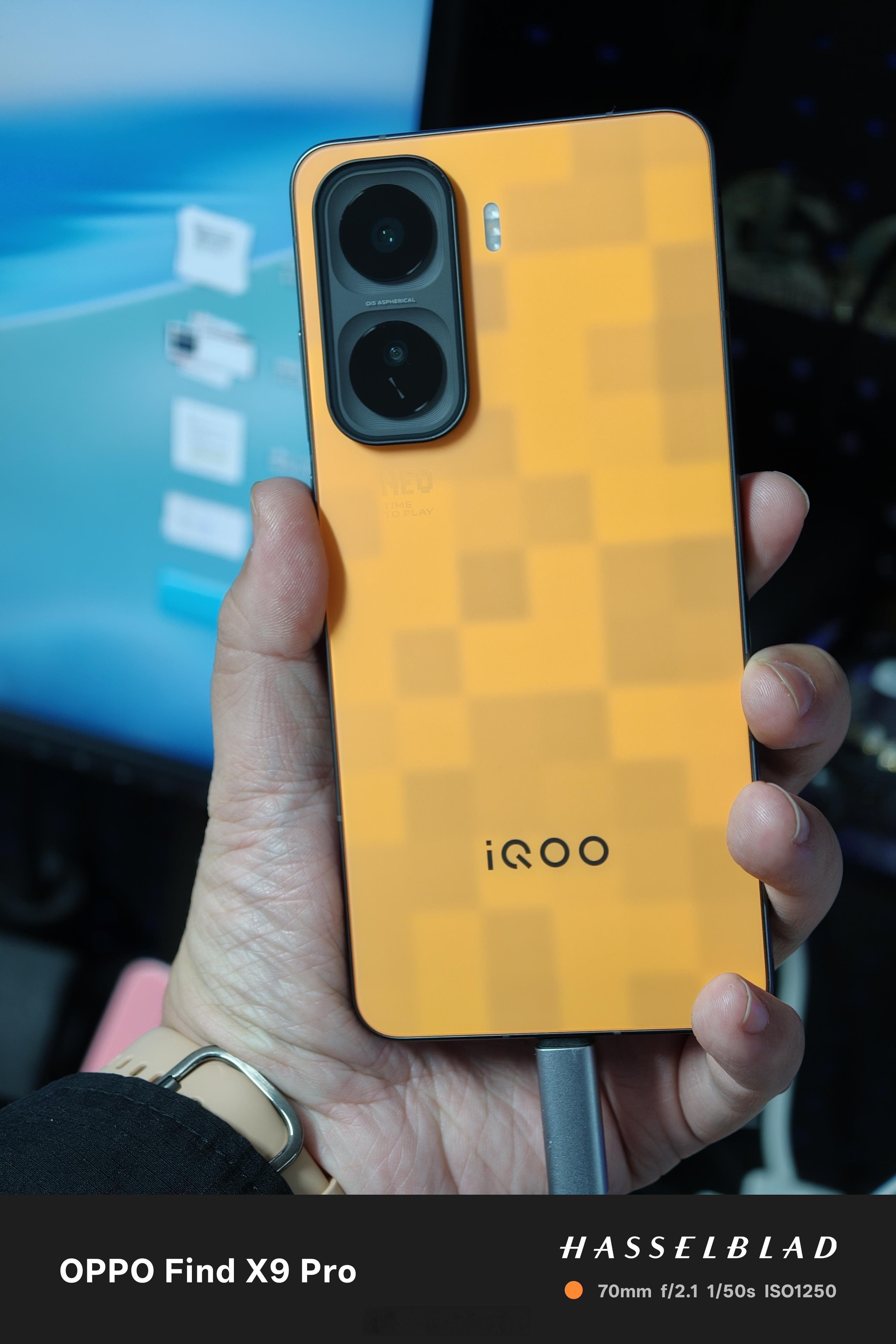 现在刚拍完iQOONeo11的口播…不知道来不来得及第一时间上线😖​​