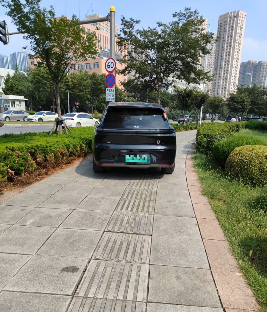 理想车主的停车风波，这两天好像又火了