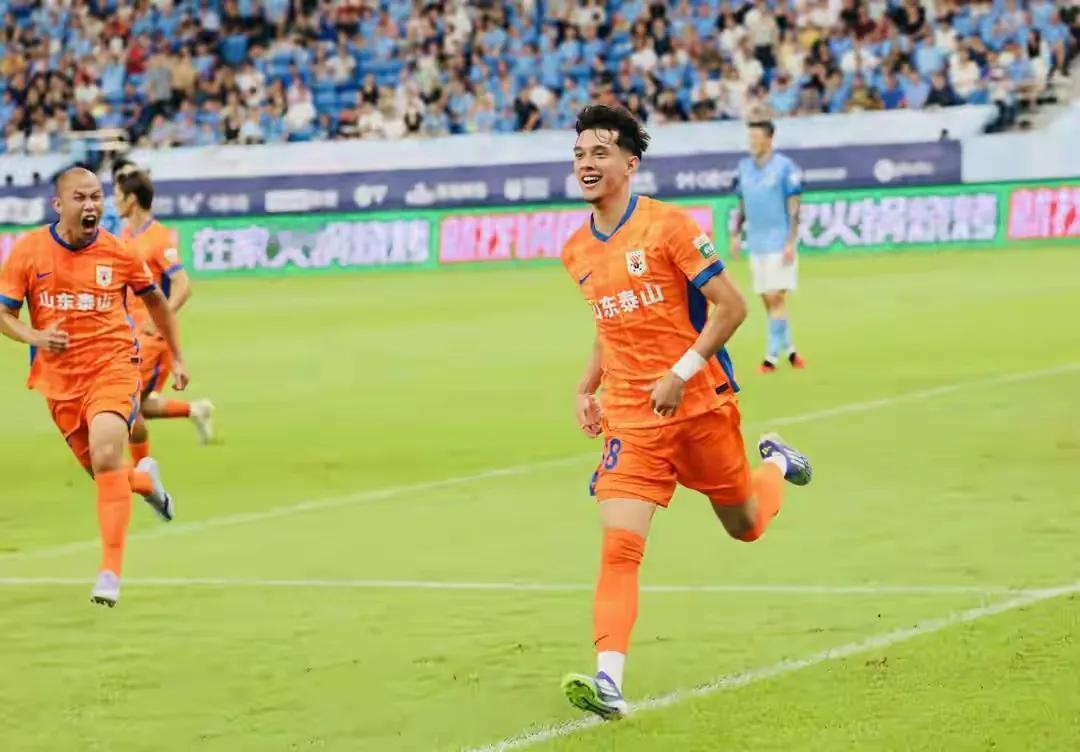 山东泰山队3:1战胜深圳队，透露出几点关键信息1.洛佩斯水货无疑，赛季末走人是