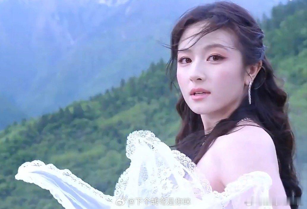 感觉赵今麦、林允、李兰迪、孔雪儿状态还行