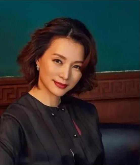 2012年，密春雷向董卿求婚，董卿立马拒绝：“你有老婆，我是不会嫁给你的。”话刚