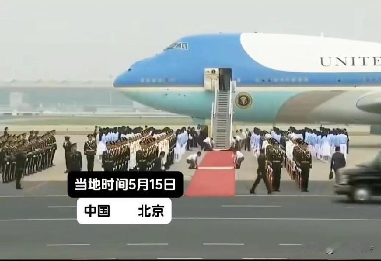 中国撤场速度惊人，有点像快闪！把老外惊到了，几百人列队一瞬间消失了！这就是