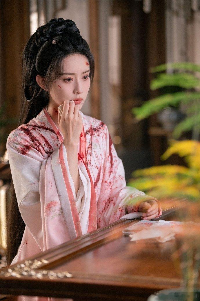 追妻火葬场男宾一位看《桃花映江山》沈在野急死个人！嘴上嫌弃姜桃花，看到她挨鞭刑心