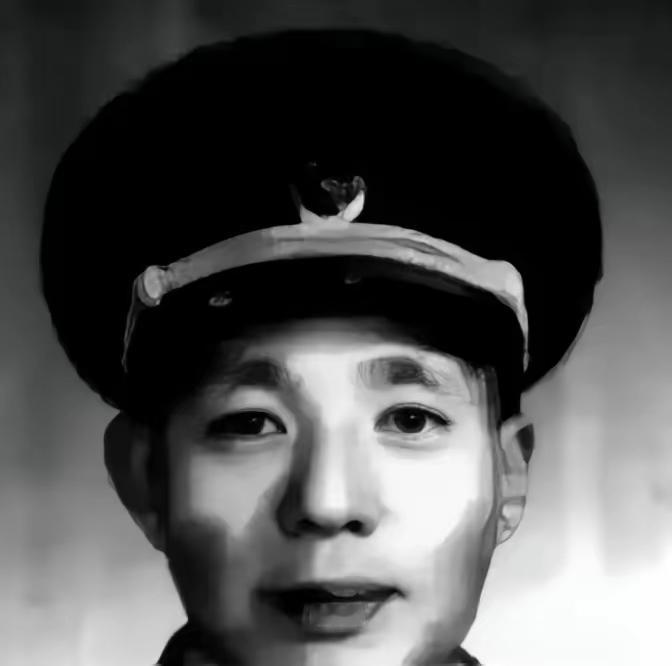 1985年，刚被撤掉浙江军政大权的开国少将南萍，没喊冤也没消沉，换上旧衬衫就坐上