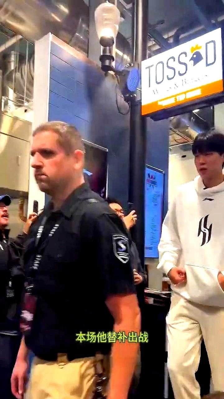 “9分”像一道天花板，悬在中国球员NBA首秀头顶17年。杨瀚森来了，就差那1分