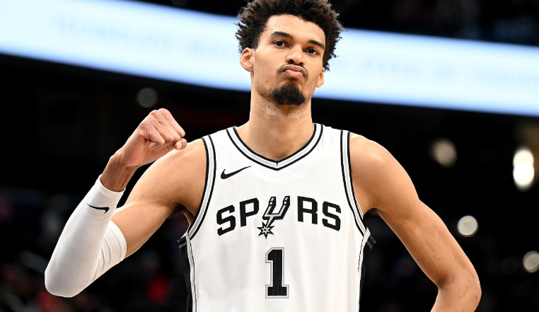 文班亚马放弃5100万，正在改写NBA的权力游戏规则