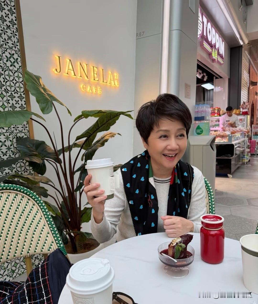 梁安琪知道人重要何超蕸离世，无儿无女，即使拥有再多财富，最终没有人继承还是会回