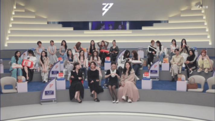 孙怡直播啃火腿肠建议乘风2026所有姐姐都来学习孙怡的好心态，上台就拼尽全力，